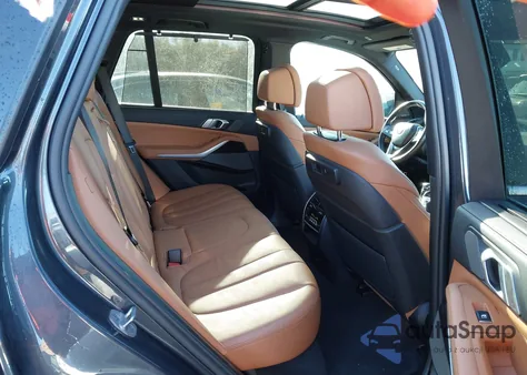 2021 BMW X5 Phev xDrive45E z USA, uszkodzony, nr VIN 5UXTA6C06M9F42425